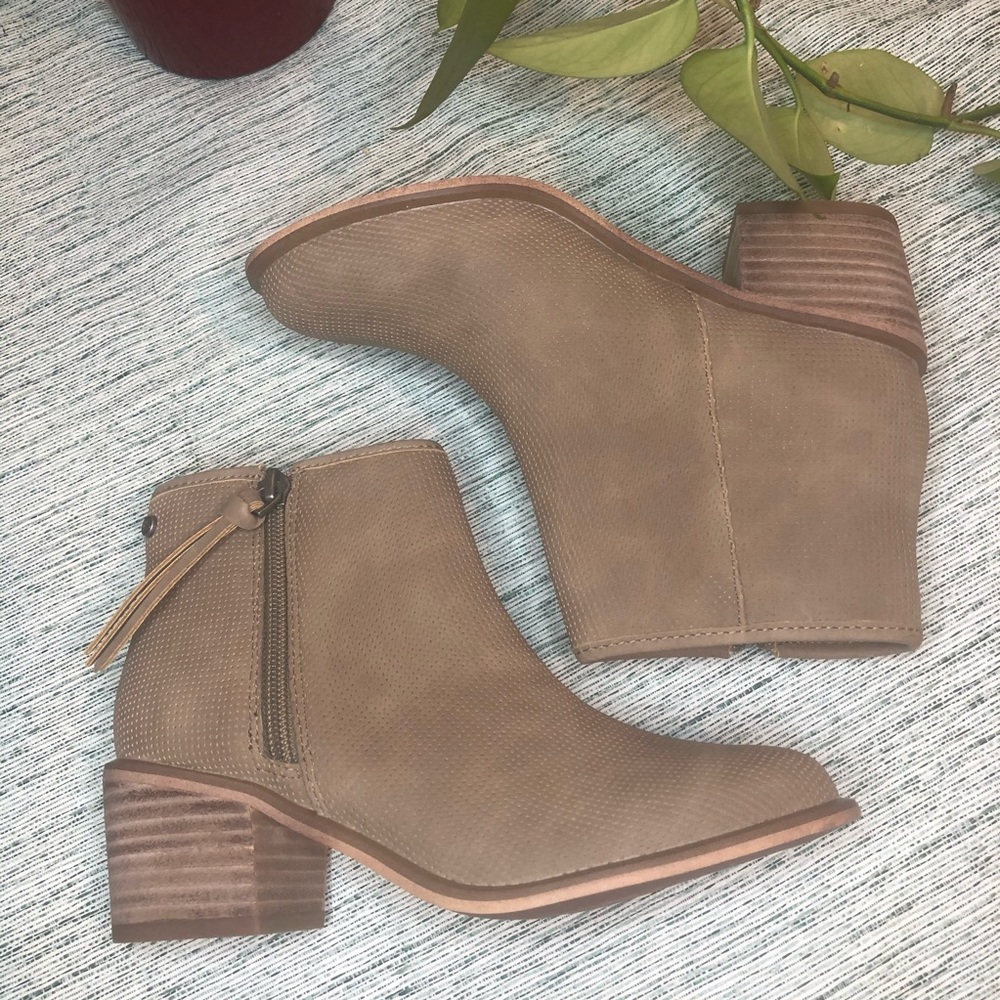 COPY - New Girl boots Size 2